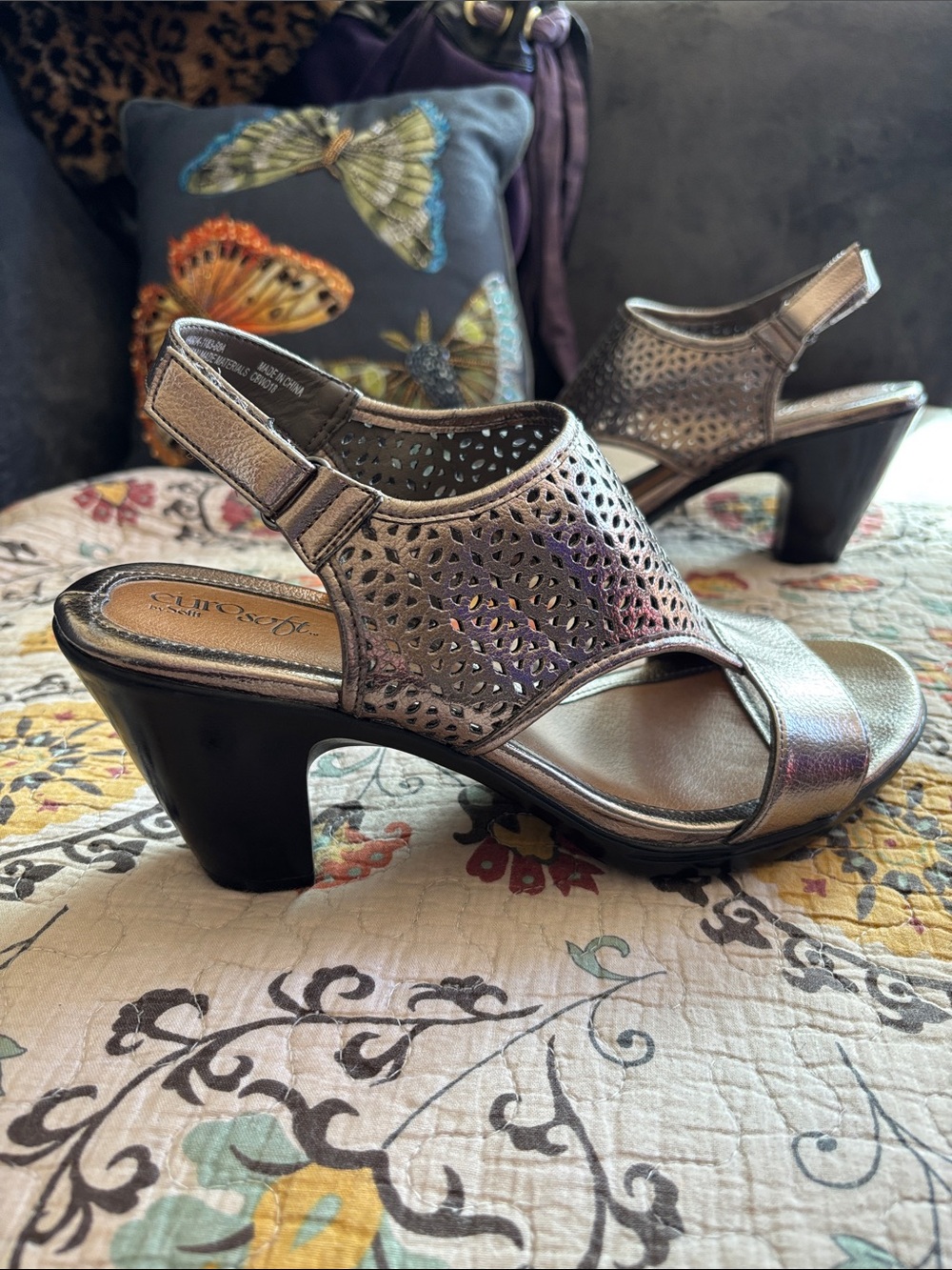 EuroSoft Comfort Metallic Pebbled Gold Cut Out Peep Toe Heeled Sandals Size 11M